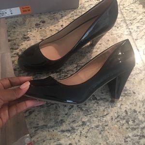 Mix No. 6 Black patten leather pump